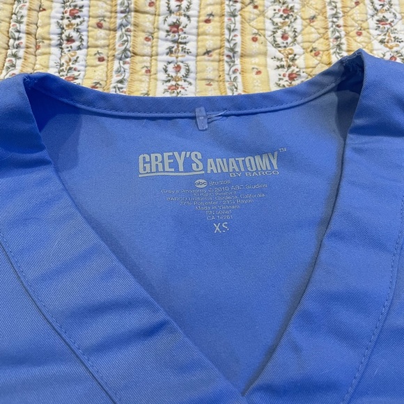 GREYS ANATOMY scrub top - Picture 1 of 3